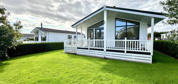 Mobile/park home for sale in St Pierre Country Park, Portskewett, Caldicot NP26