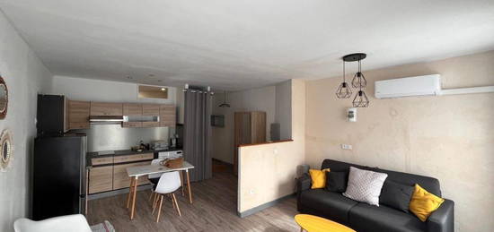 Studio  à louer, 1 pièce, 33 m², Étage 1/–