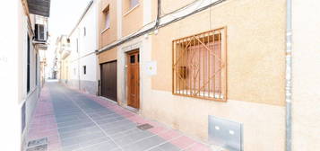 Chalet adosado en venta en calle Felipe V, 1