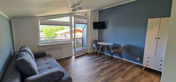 Neuwertige Mietwohnung mit Balkon, See- & Bergblick - sofort beziehbar & provisionsfrei