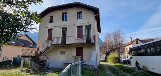 Maison de ville individuelle avec terrain