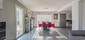 Villa R+1 - 116 m² - 4 chambres - deux garages - piscine - Terrain 481 m²