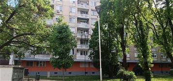 Debreceni eladó lakás, 2 szobás, a Jászai Mari utcában