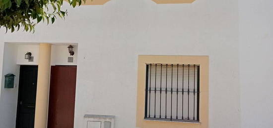 Chalet pareado en venta en calle Dinamarca