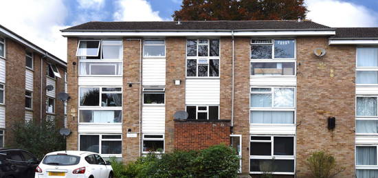 Flat for sale in Hope Park, Bromley BR1