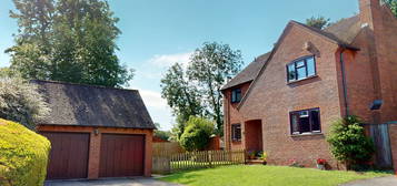 4 bed detached house to rent