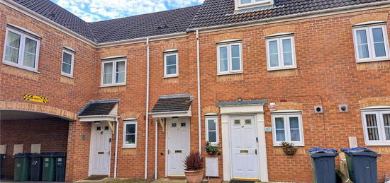 Flat to rent in Sannders Crescent, Tipton, West Midlands DY4