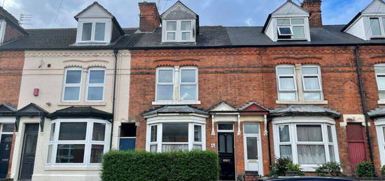 5 bedroom terraced house