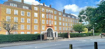 Flat to rent in Vicarage Crescent, London SW11