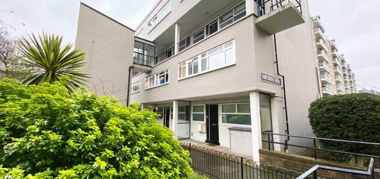 Flat to rent in Perrymans Farm Road, Ilford IG2