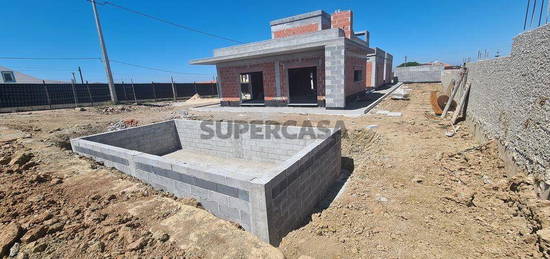 Casa T4 em Atouguia da Baleia de 300,00 m²