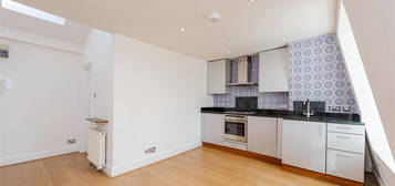 Flat to rent in Onslow Gardens, South Kensington, London SW7