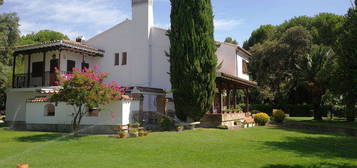 Chalet en San Román de los Montes