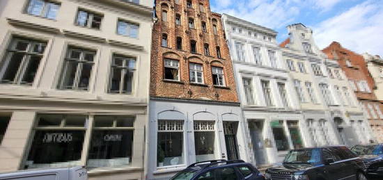 Exklusiv! 4-Zi. Altbau-Wohnung mit einzigartiger Raumaufteilung in der Lübecker Altstadt, Mengstraße