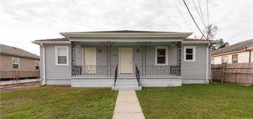 5504 Wingate Dr #B, New Orleans, LA 70122