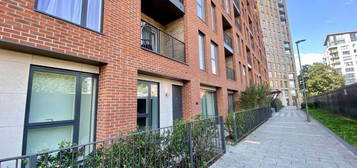 Flat to rent in Lismore Boulevard, Colindale Gardens NW9