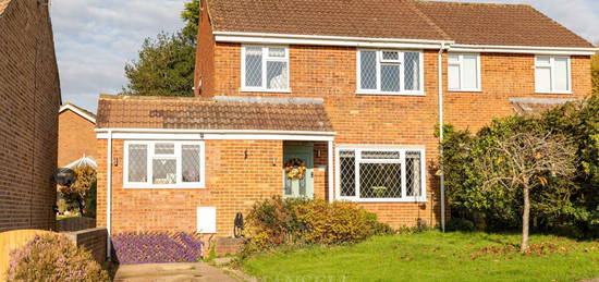 4 bed semi-detached house for sale