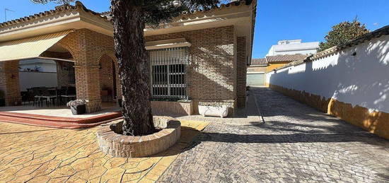 Chalet en Núcleo Urbano, Chiclana de la Frontera