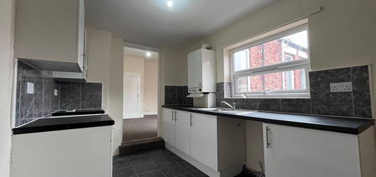 Flat to rent in Brighton Road, Gateshead NE8