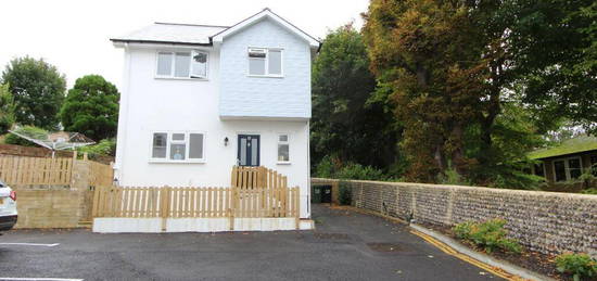 3 bedroom detached house