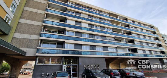 BELLE COPRO-PROCHE CENTRE VILLE-APPARTEMENT 3 PIECES-BALCON-VUE