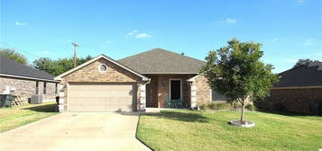 911 Stonebrook Dr, Temple, TX 76502