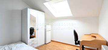 Location appartement 5 pièces 13 m²