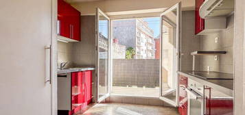 Appartement À Vendre T4 centre ville de Pau avec balcon