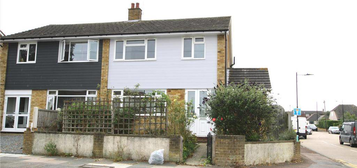 3 bedroom semi-detached house to rent