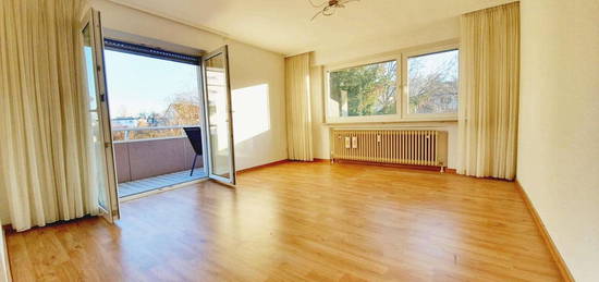 Gepflegte 3 Zimmer-Wohnung mit EBK, Balkon, Einzelgarage und zwei Keller!