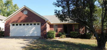 2550 Morse Dr, Conway, AR 72032