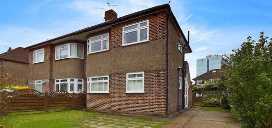 Flat to rent in Beauchamp Road, Twickenham TW1