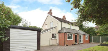 3 bed semi-detached house for sale