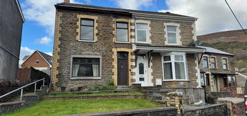 3 bed semi-detached house for sale