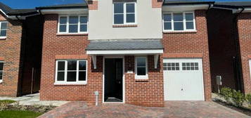 5 bedroom detached house