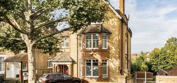 Flat for sale in Ambleside Avenue, London SW16