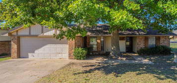 1302 Randy Dr, Weatherford, TX 76086