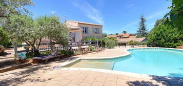 Villa  à vendre, 7 pièces, 4 chambres, 170 m²