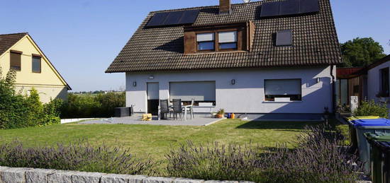 Einfamilienhaus inkl. Einliegerwohnung + wunderschönem Fernblick