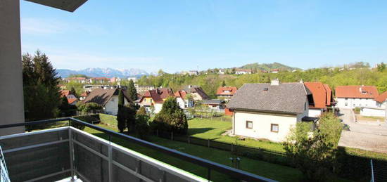 Hübsche Single-Wohnung mit Balkon und Gebirgsblick