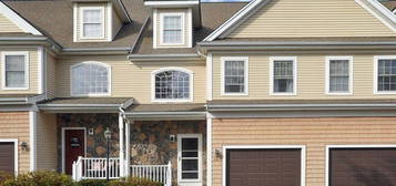 111 Regency Ln #111, Abington, MA 02351