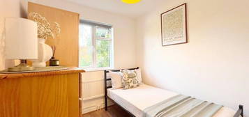 1 bedroom flat share