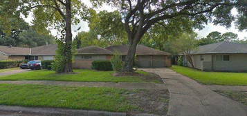 6123 Shadow Crest St, Houston, TX 77074