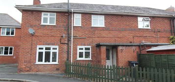 4 bedroom semi-detached house to rent