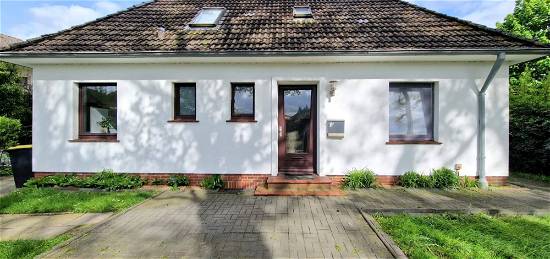 Vermietetes Einfamilienhaus mit tollem Gartengrundstück in Oldenburg - Eversten