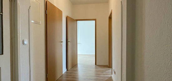 GERÄUMIGE 2 ZIMMER WOHNUNG IM 1.OG ZU VERMIETEN