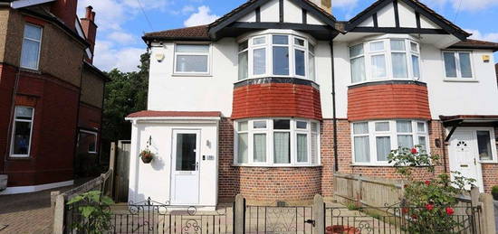 3 bed semi-detached house to rent