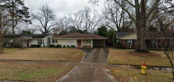 3747 Greenway Pl, Shreveport, LA 71105