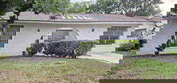 911 Spring Park St, San Antonio, TX 78227