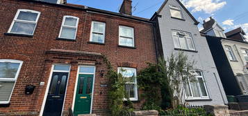 Terraced house to rent in Mill Road, Cromer NR27